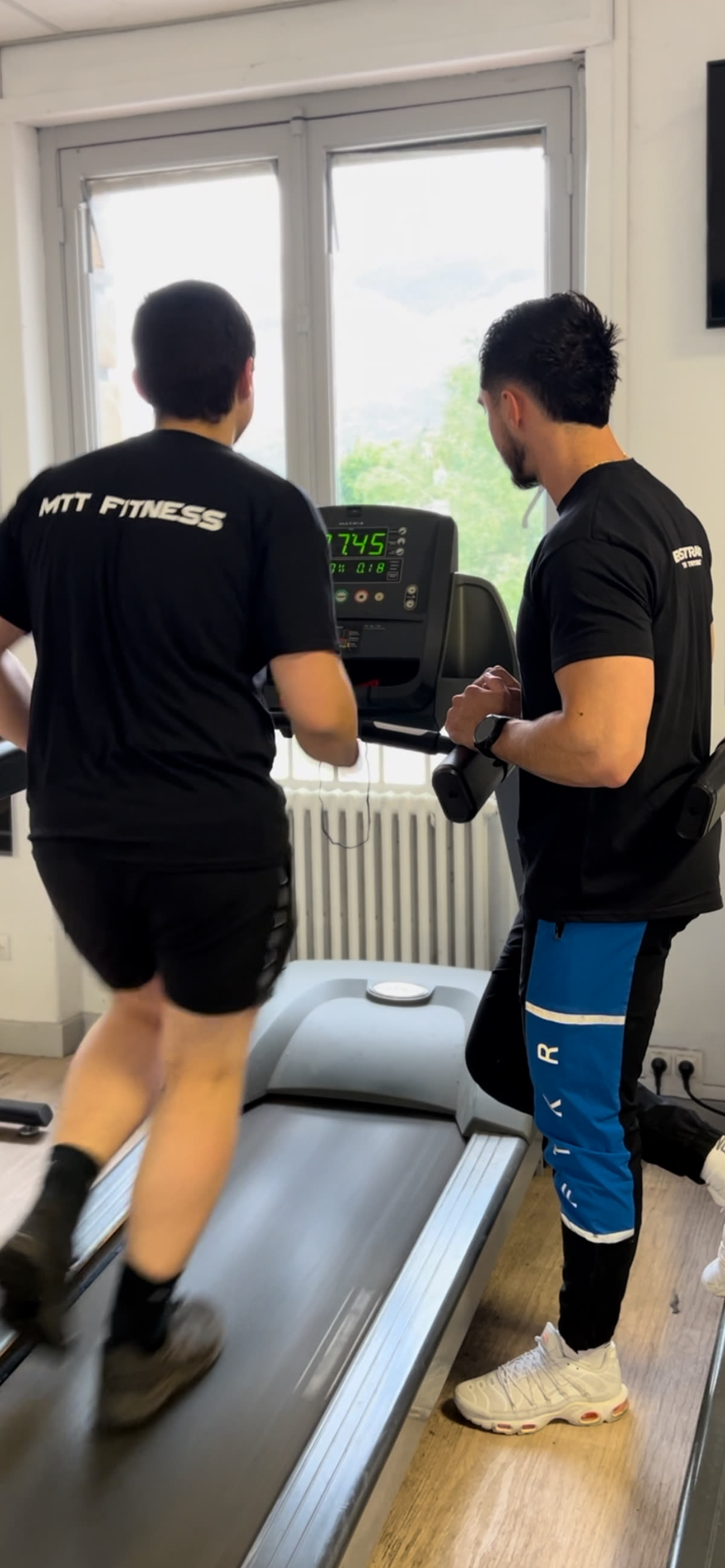 Séance de cardio sur tapis avec MTT FITNESS